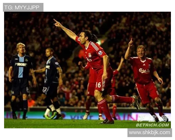 里昂逆袭利物浦3-2上演历史冷门全场欢呼声震天